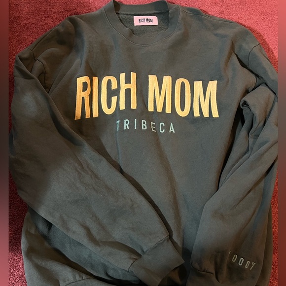 BRAND NEW TINX Rich Mom Tribeca crew neck sweatshirt. - Picture 5 of 6